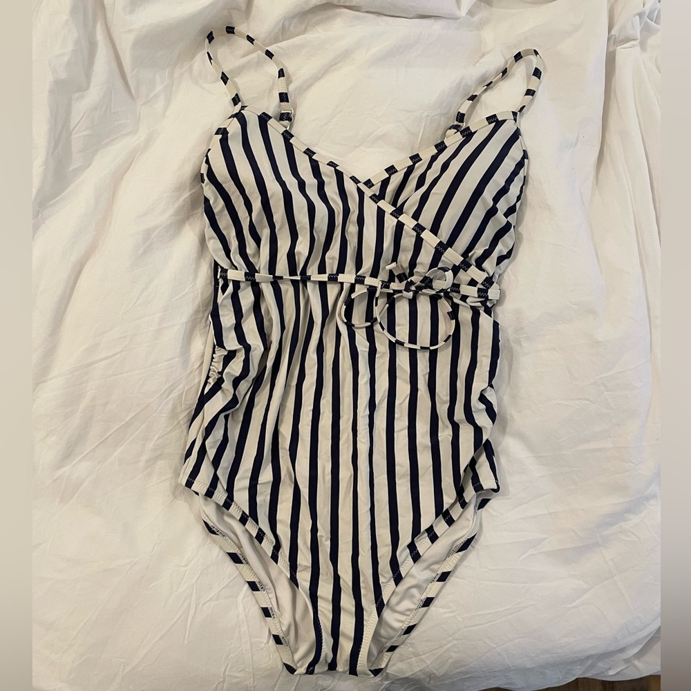 Like New GAP size L Large Maternity Bathing Swim Suit Navy White French Stripes